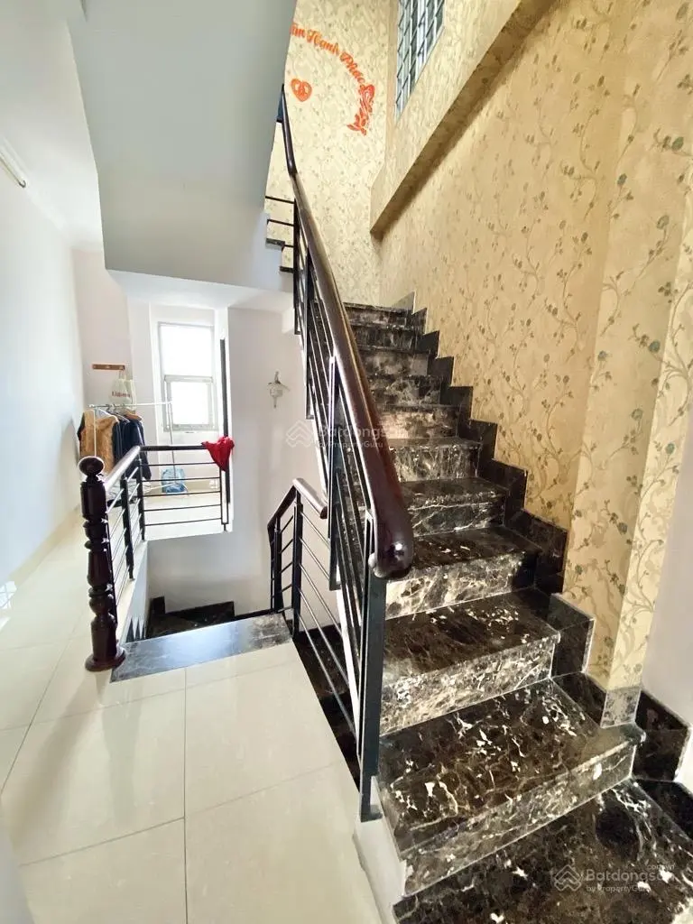 Bán gấp nhà riêng 5 tầng Bùi Thế Mỹ, Tân Bình, 65m2 ngay sát mặt tiền, chỉ 7 x tỷ.