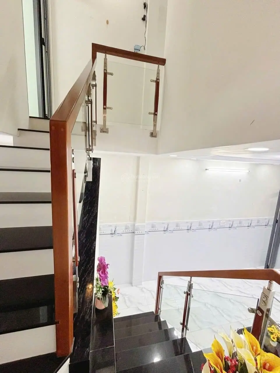 Nợ Bank ra liền căn nhà Phan xích long P7 Phú Nhuận giá 3tỷ3/48m2 sổ hoàn công, Lh: 0938 375 *** Khoa