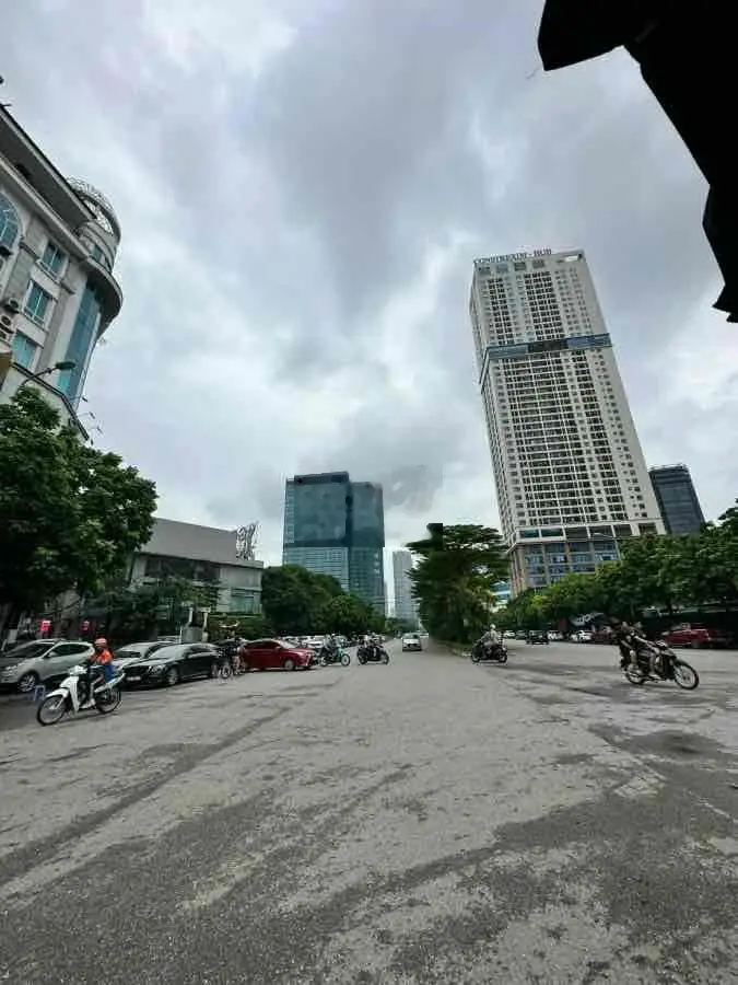 Tôi bán nhà phân lô ô tô tránh phố XÃ ĐÀN Ô CHỢ DỪA vỉa hè 1.5m 5 T