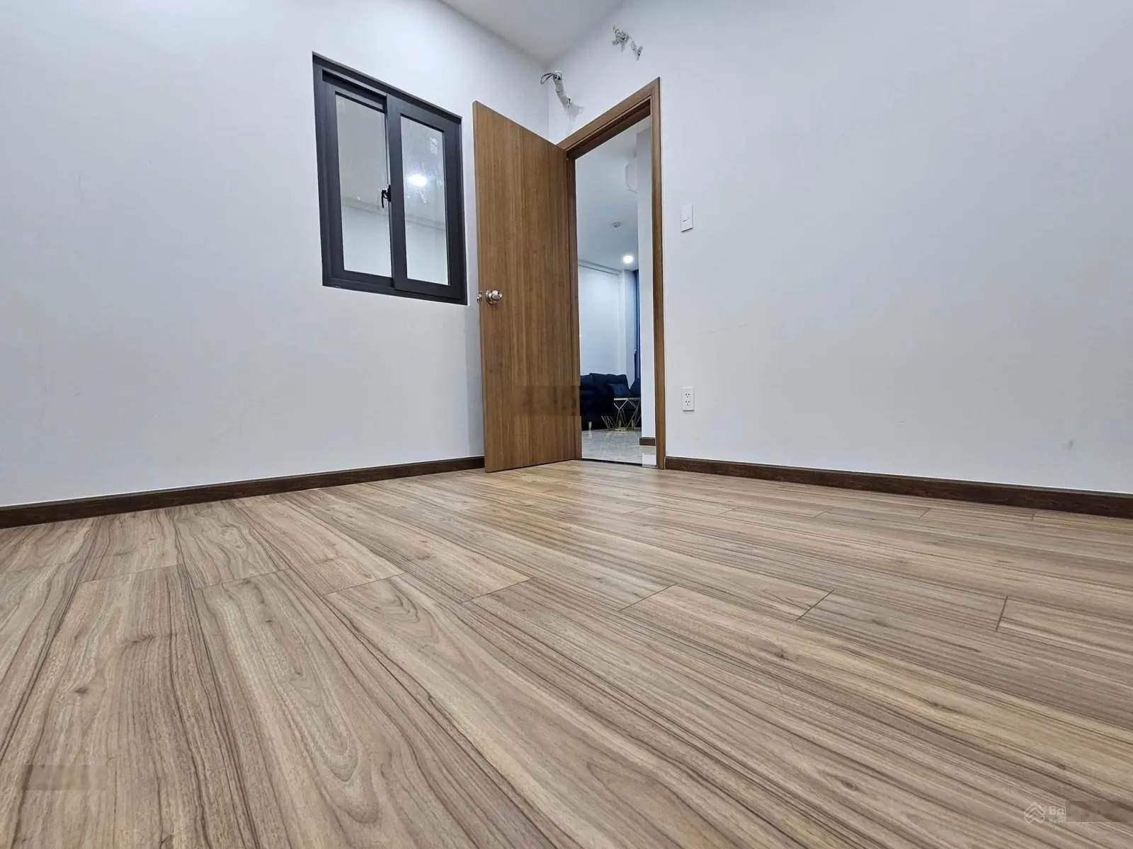 Chủ nhà cắt lỗ, bán giá sốc - 2PN2WC - Bcons Plaza - 57m2 - chỉ 1tỷ8 bao thuế phí, sổ hồng sẵn