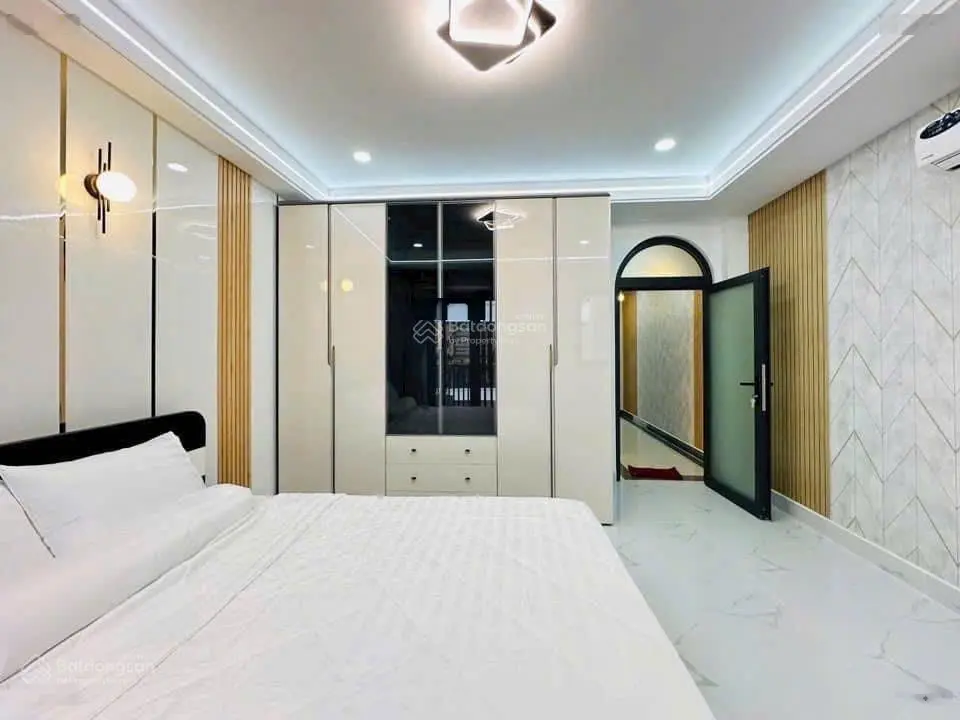 Bán nhà 3 lầu 4 pn, Đ. Bàu Cát 5 Phường 14 Tân Bình, giá 3tỷ190, DT 71m2, sổ riêng, 0896465262