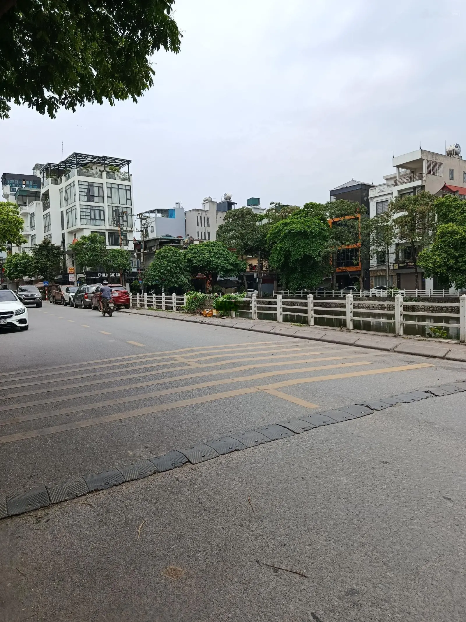Bán nhà Sài Đồng - 6 tầng 4ngủ -có saan cổng riêng - thoáng trước sau. 20m ra hồ Sài Đồng
