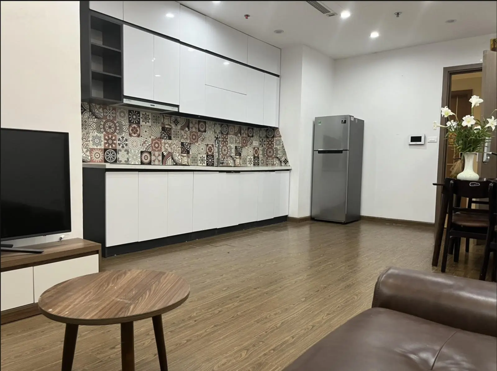 Hiếm có khó tìm, căn hộ 50m2, 2PN, SĐCC. Dự án Vinhomes Green Bay Mễ Trì. Liên hệ: 0378 655 ***