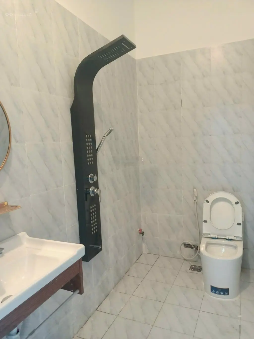 Lê văn quới bình tân - 114m2 3 tầng - hẻm xe tăng - giá chỉ 5.68 tỏi