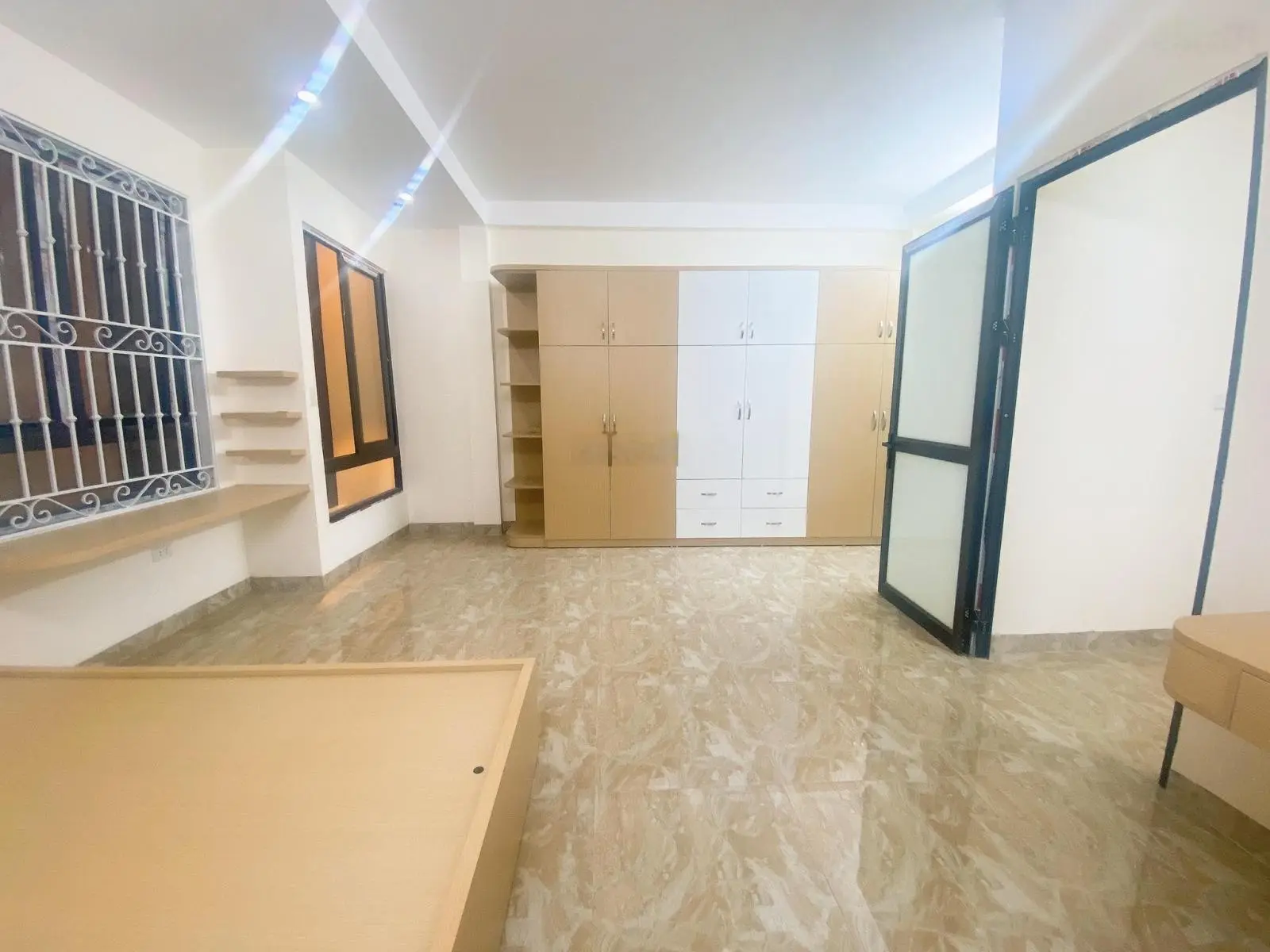 Mặt ngõ thông Đông Ngạc _ 50m _ 2 Tầng _ Ô tô chạy qua cổng-Full Nội thất