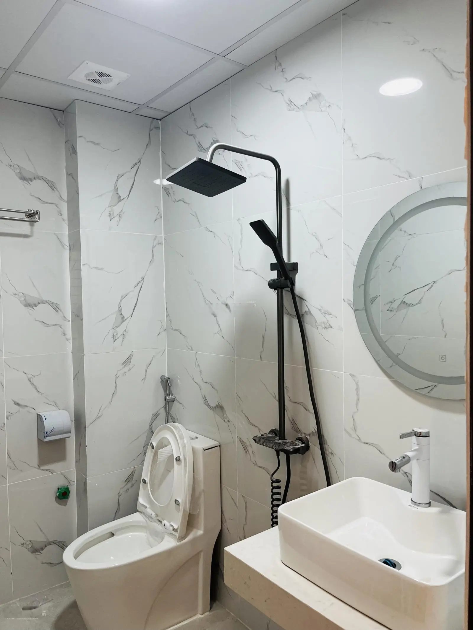 Chỉ nhỉnh 5tỷ - căn nhà xây mới tinh 30m2 * 5T full nội thất, cách Linh Đàm 5phút, sát MĐ Ngọc Hồi