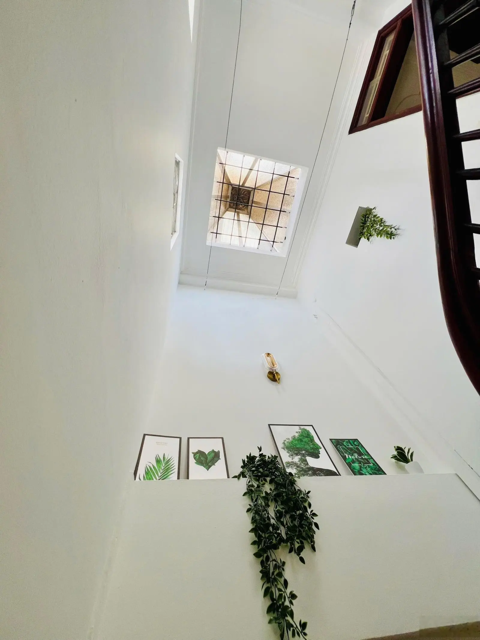 Lĩnh Nam 31m 4 tầng giá 5.4 tỷ nhà đẹp dân xây ô tô cách nhà 10m ngõ rộng thoáng tổng 4 ngủ sổ đỏ