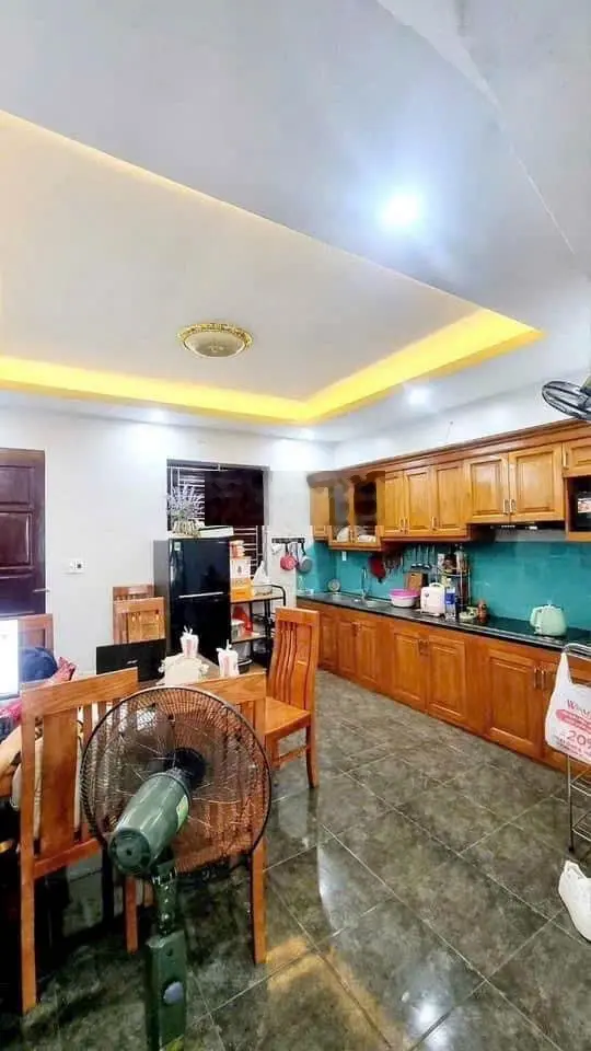 Bán nhà 3,5 tầng hướng Tây Bắc view công viên chính KĐT Ptro Thăng Long giá 5 tỷ 400