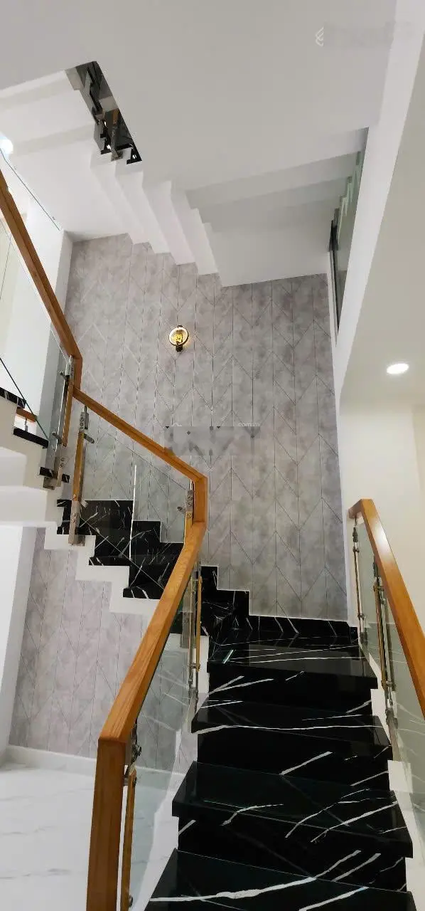Bán nhà 5 tầng đẹp 2 sẹc tân hòa đông, đường thông, giá tốt!