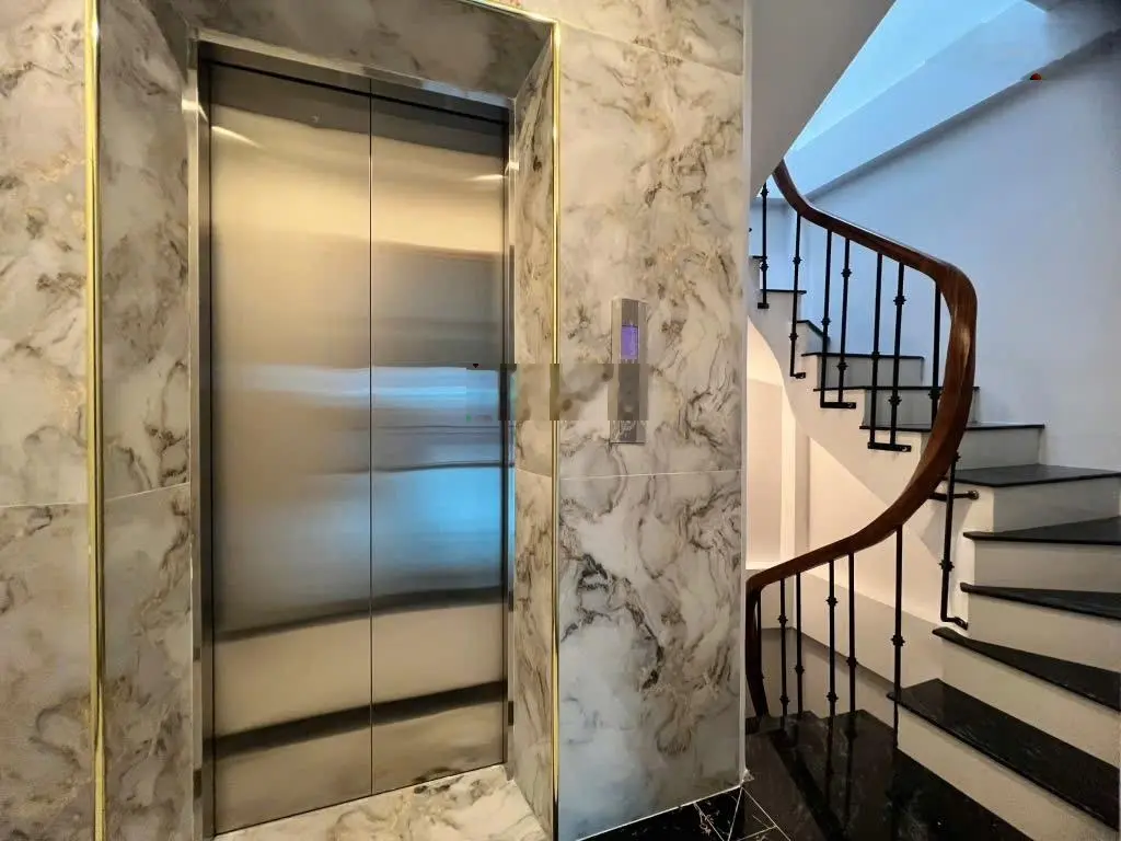 Bán nhà Lạc Long Quân Xuân La, Tây Hồ , Hà Nội