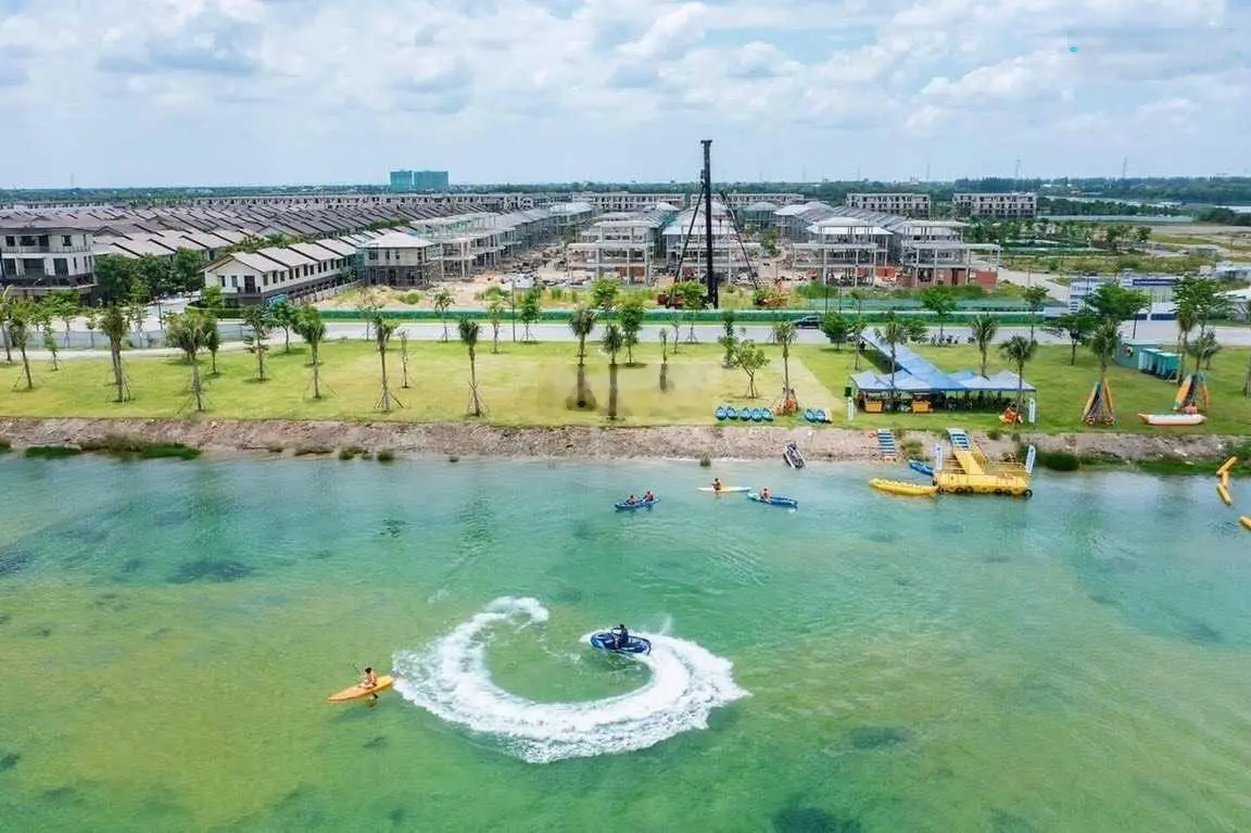 Biệt thự the Aqua KĐT Waterpoint - hàng CĐT Nam Long. Có chiết khấu đặc biệt. Thanh toán giãn 2 năm