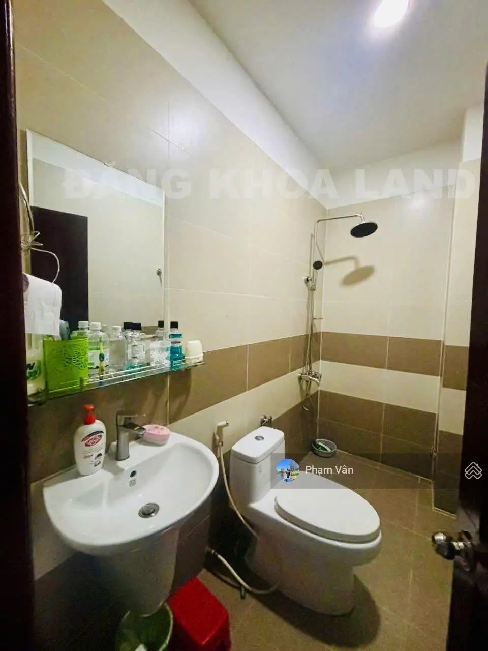 Nhà đẹp 3 Tầng kiên cố chưa qua đầu tư - HXH gần trường Đại học Ngân hàng - Dt 64m2 - sổ hoàn công