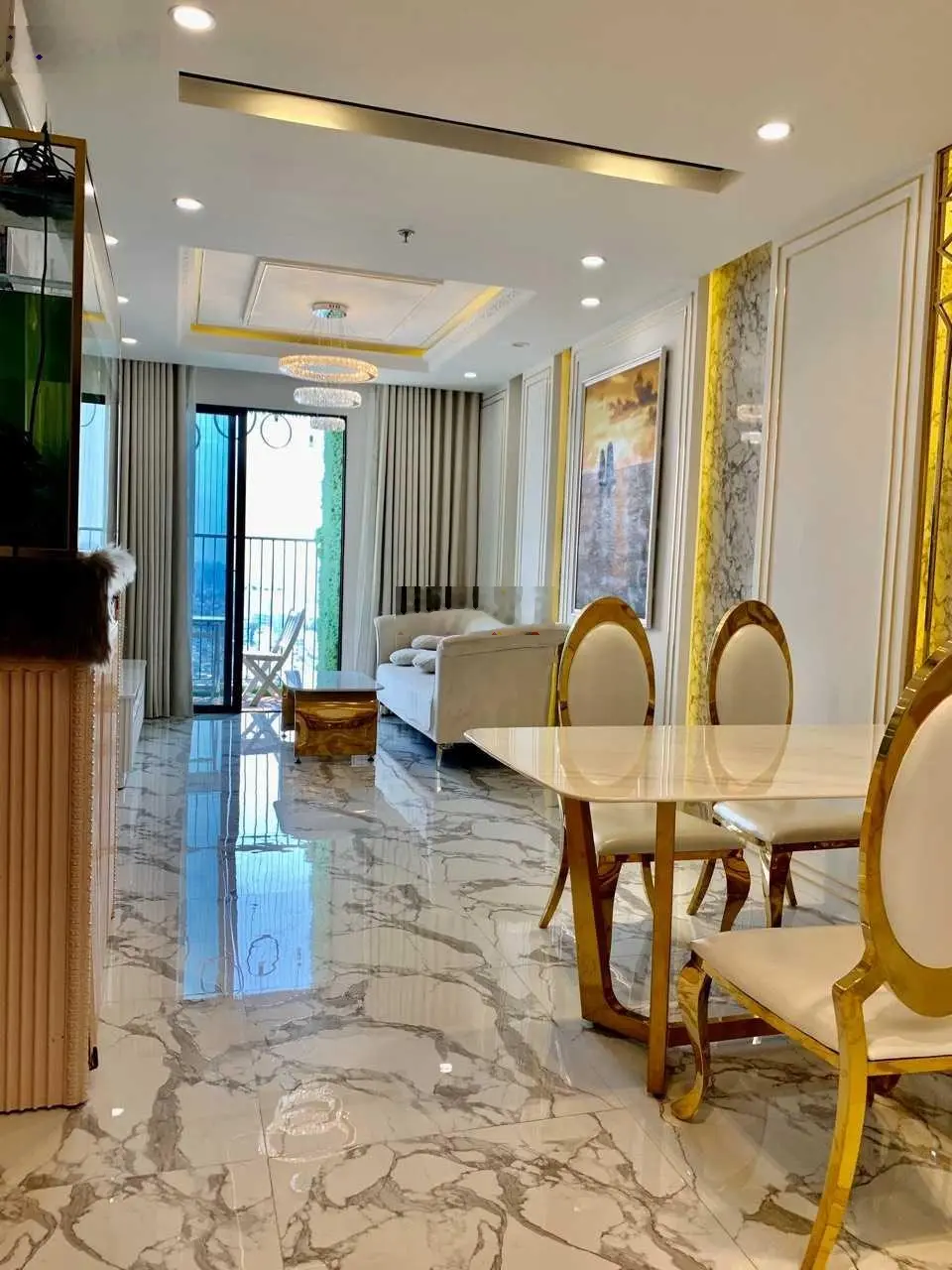 Cần bán gấp CH chung cư Gold View, Q4 100m2, 3PN, 2WC, full giá: 5.8 tỷ. 0933 033 *** Thái view đẹp