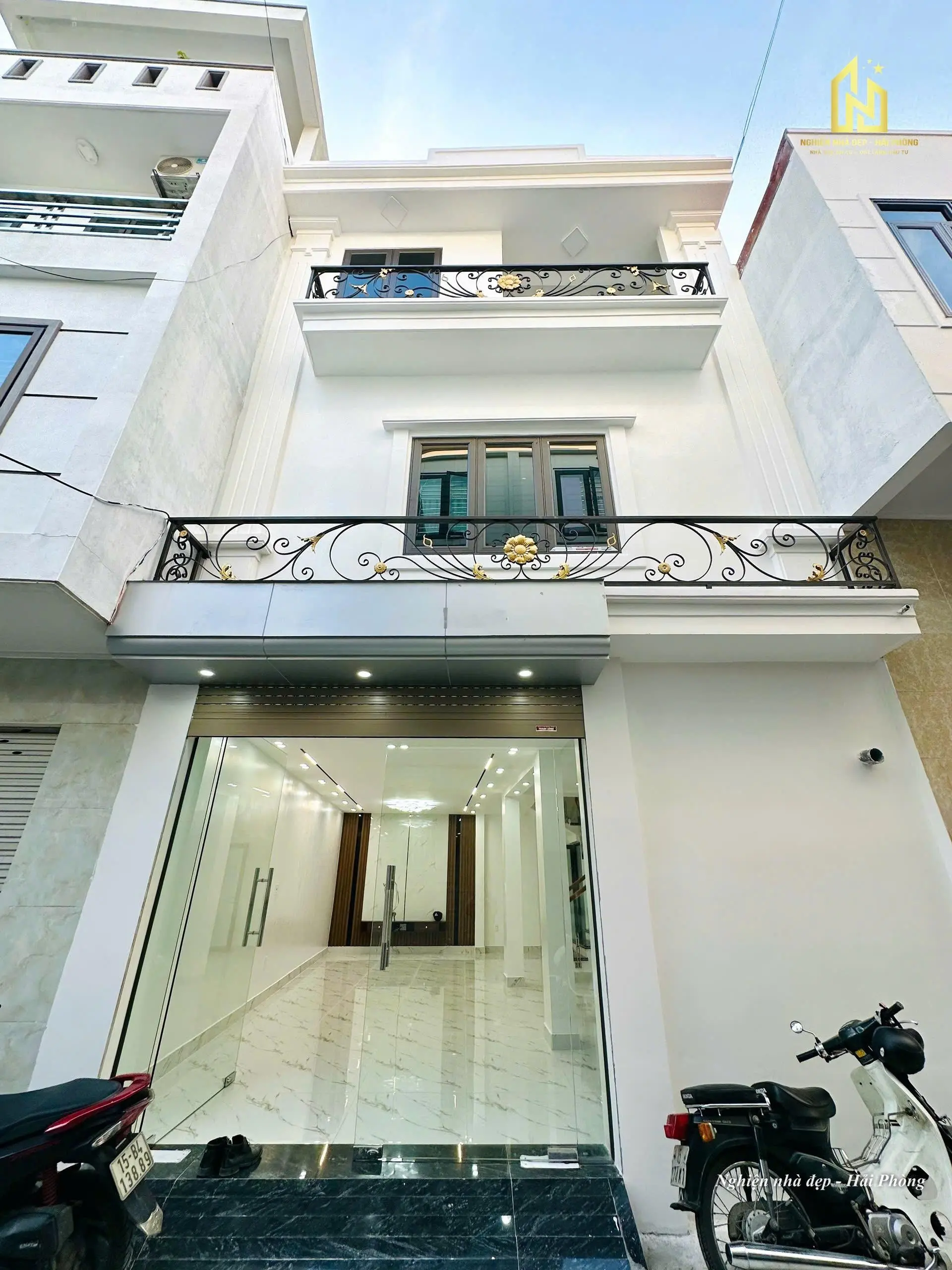 Nhà đẹp gốc dân xây độc lập, mặt ngõ thông thương phố Thiên Lôi, Chợ Đôn, ô tô đỗ cửa