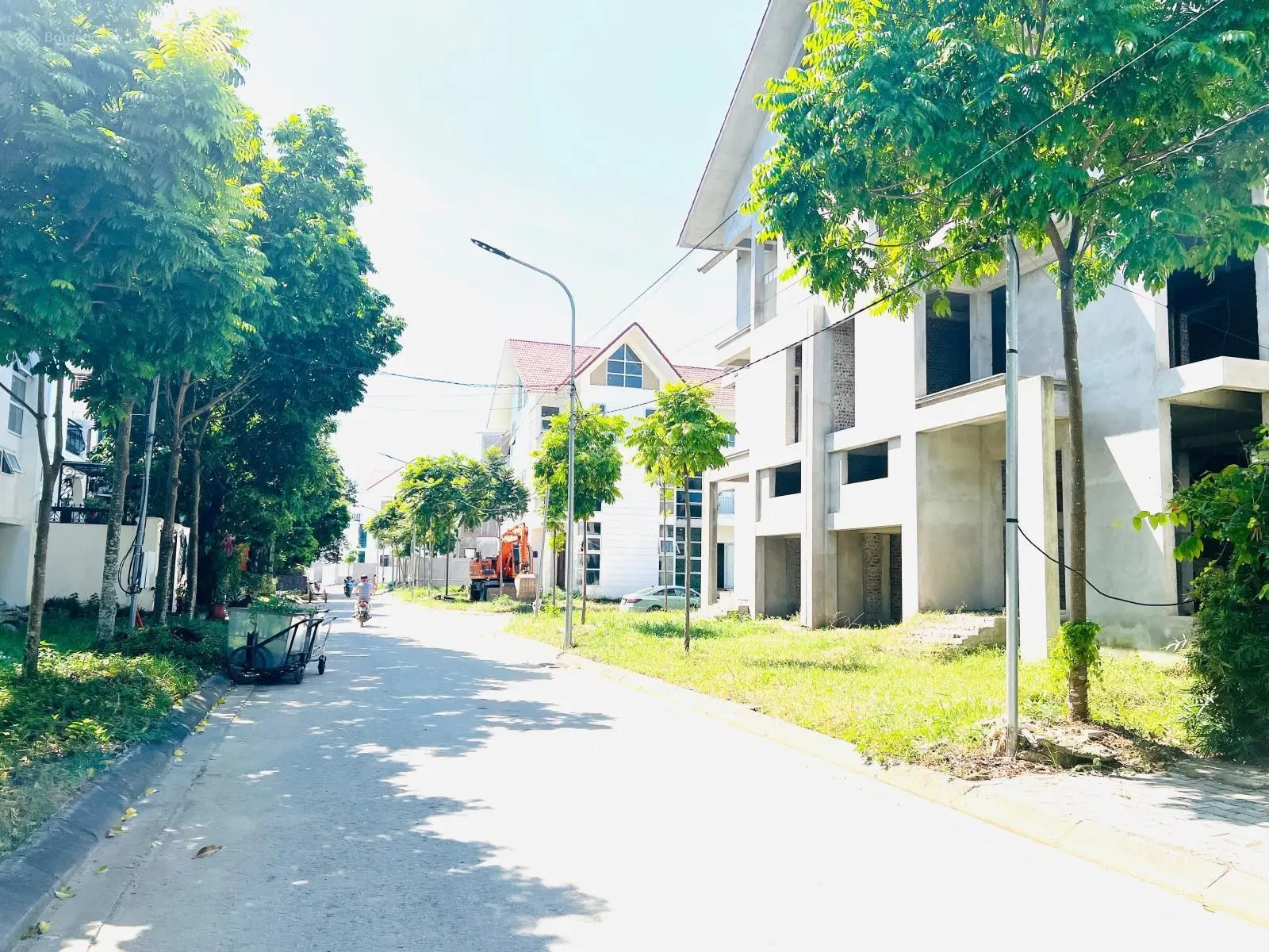 Qũy căn biệt thự Ngôi Nhà Mới cần bán giá cực rẻ: 200m2, 250m2, 300m2, 500m2. Liên hệ: 0962 204 ***