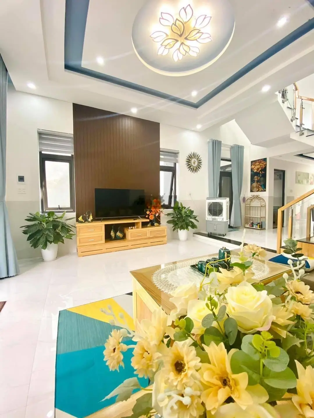 Hàng thơm. Bán nhà đẹp mới xây 1 trệt 1 lầu Đ. Huỳnh Tấn Phát, Quận 7. DT 60m2