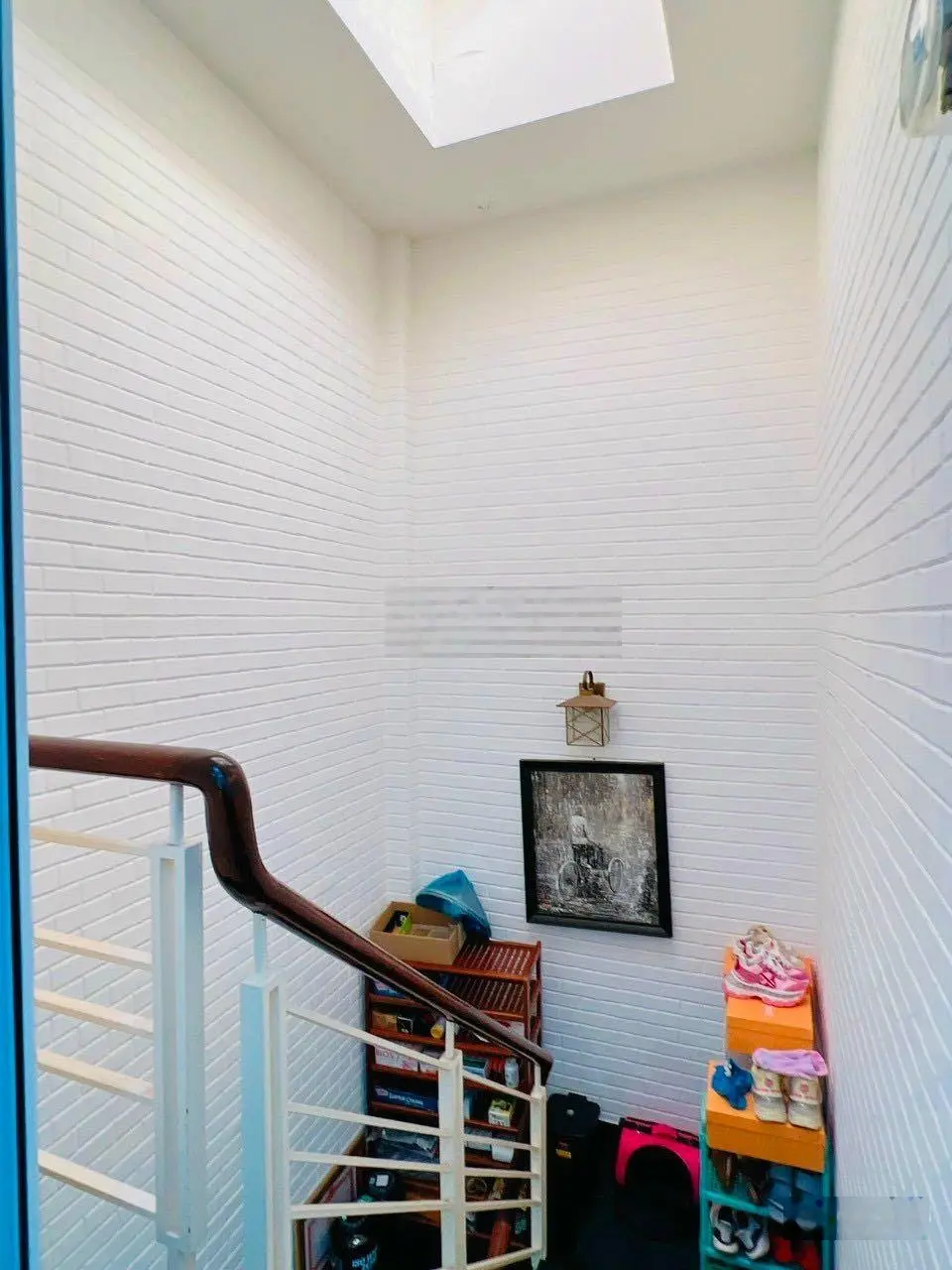 Bán nhà trung tâm Q4 mặt tiền đường số kinh doanh nhà đẹp 4 tấm DT 4*10m khu cao cấp, chỉ 8T xíu