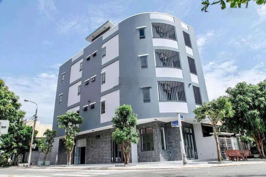 Nhỉnh 8 tỷ tòa căn hộ 2 mặt tiền gần Nam Kỳ Khởi Nghĩa, 13 phòng, 45 tr/tháng sát biển đại học FPT