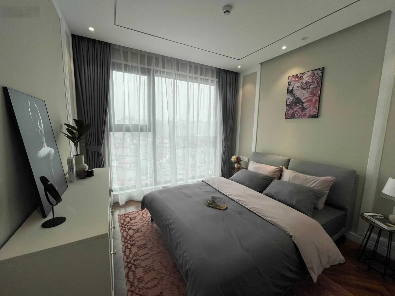 Chính chủ bán CH Tại King Place 114m3 3 ngủ, bc đông nam tầng đẹp,view thoáng giá tốt.LH:0987 362 ***
