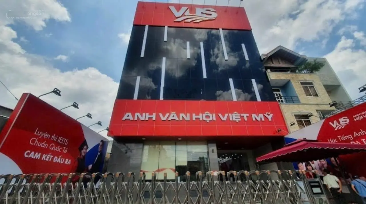 Hạ giá 80 tỷ còn 70 tỷ, tòa văn phòng cửa ngõ vào Vinhomes, DT: 14.5x22m2, CN: 313m2, HĐ: 200 Tr/th