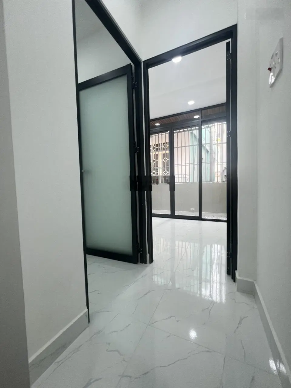 Bán nhà mới 100% cực đẹp Trần Hưng Đạo, P5, Quận 5, hẻm 3m thông cách mặt tiền 20m, ngay trung tâm