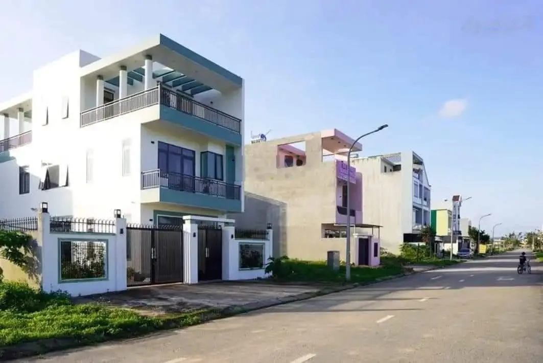 Chính chủ lô góc vị trí siêu đẹp, gần khu nhà trẻ, giá siêu tốt