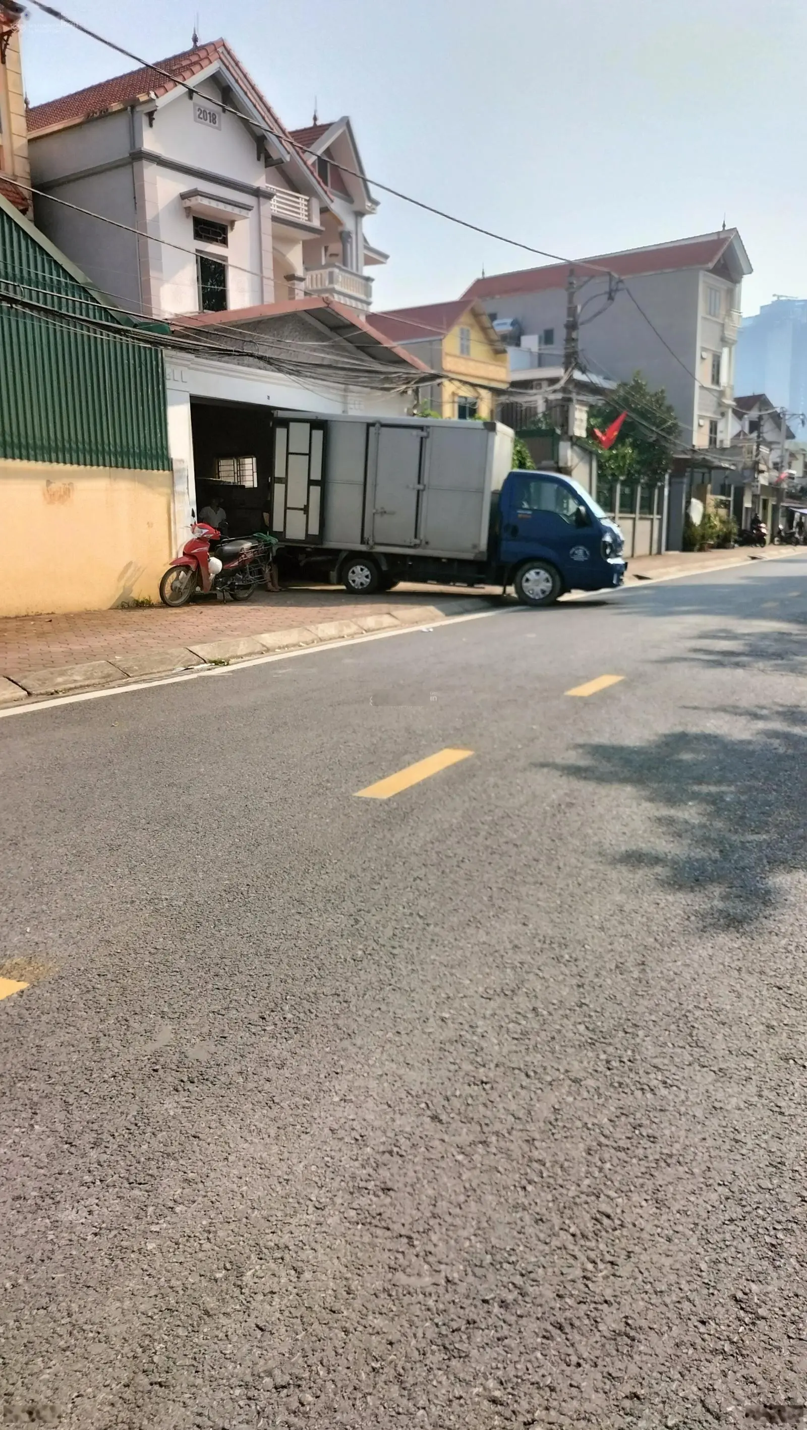 Mặt Đường - Giáp Hải-Đông Dư - Kinh Doanh đỉnh - cạnh ngã 6 Cầu Thanh Trì -50 m 1 tầng