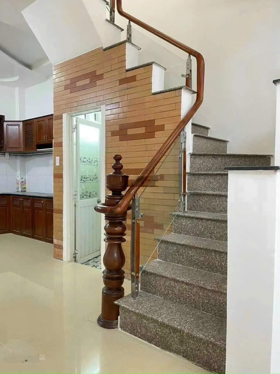 Chủ ngộp tiền cần bán gấp nhà Đường Bàu Cát - Phường 12 - Tân Bình. Giá 2 Tỷ 300/48m2 - SHR
