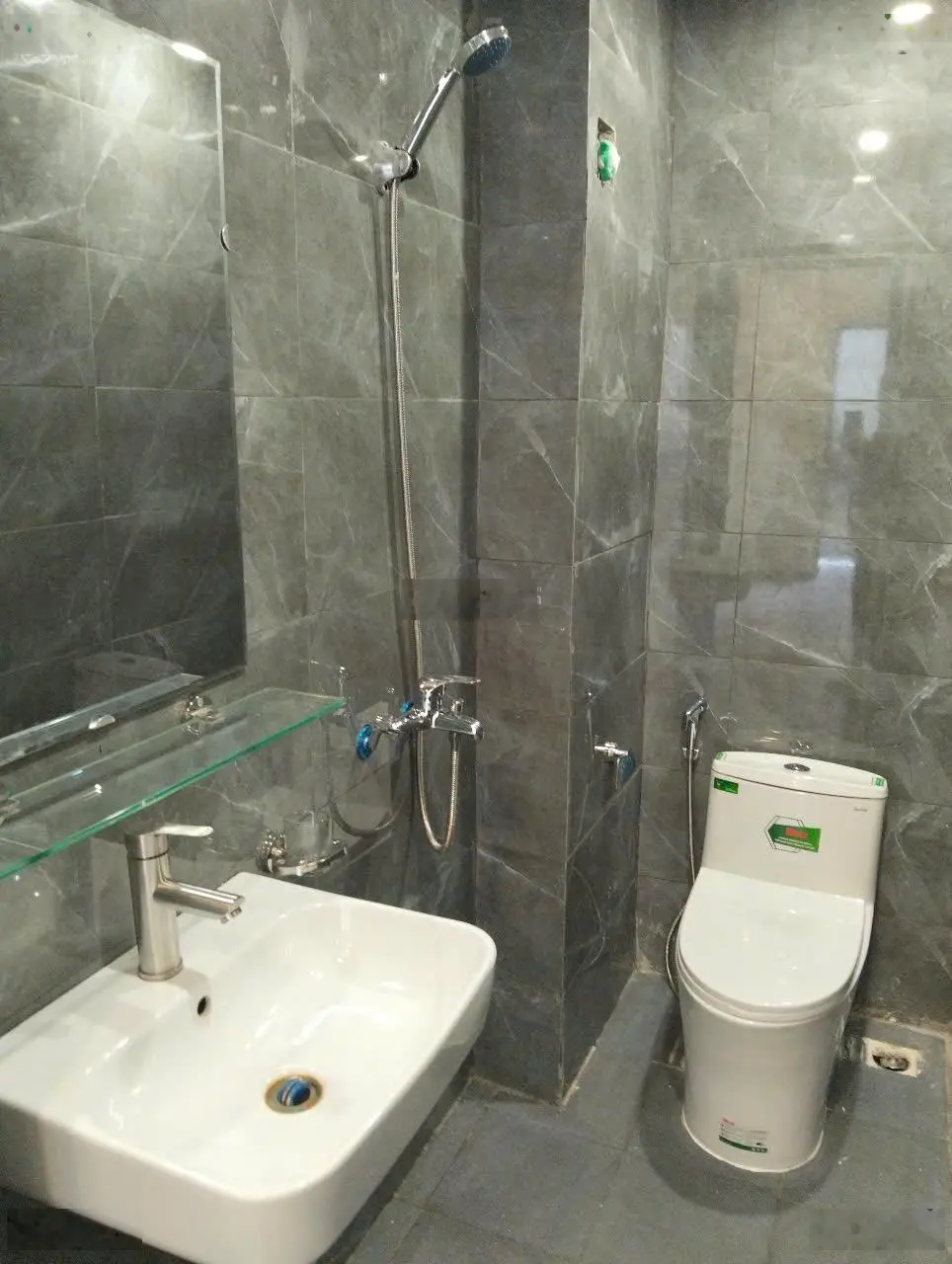 Bán nhà mới 5 tầng tại Văn Quán, Hà Đông, Hà Nội, 31m2, 3PN, 4WC, full nội thất
