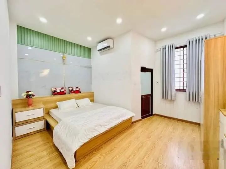 Cô Sáu cần bán nhà hẻm 5M Đ. Trường Sơn Quận 10. Giá 3tỷ7, Diện tích 45m2