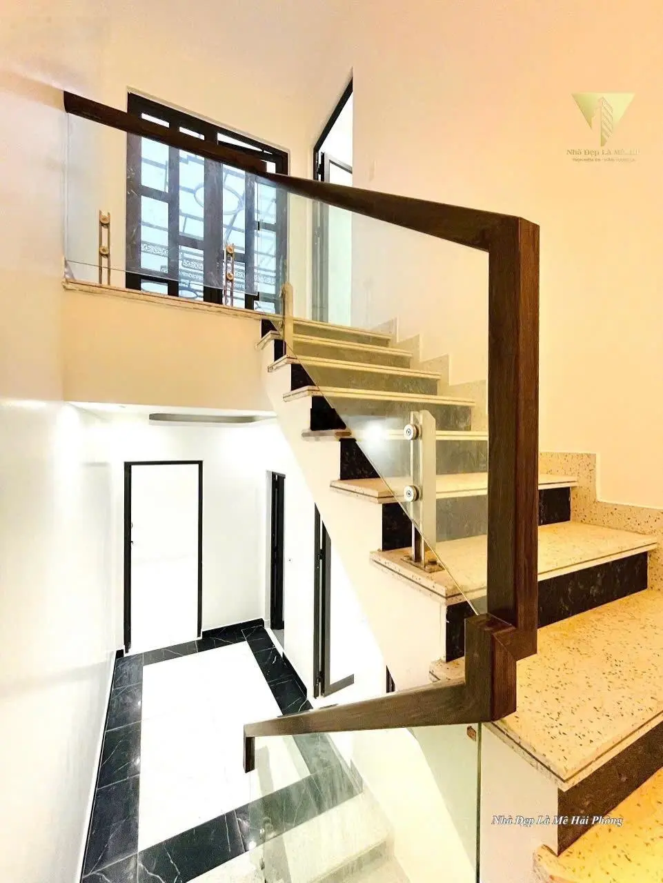 Dãy nhà văn minh cực VIP khu Hồ Sen - Nguyễn Công Trứ. Sân chung 4m. Ngõ nông. 3,8 tỷ