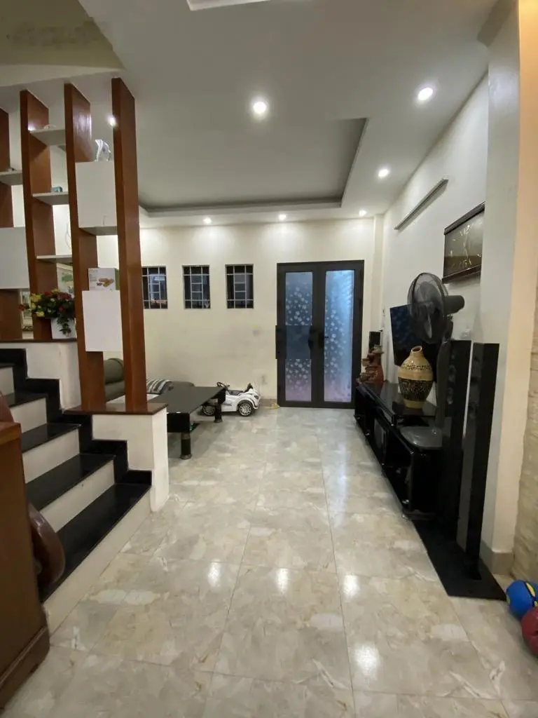 Nhà đẹp ô cách 30m ra ô tô dân xây 3 ngủ vị trí đẹp tiện ích hiếm sổ đỏ pháp lý chuẩn