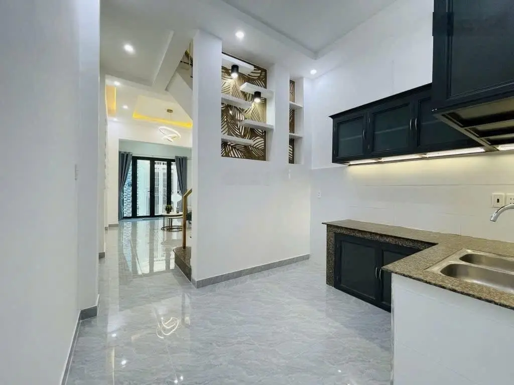 Cần bán nhà đường Song Hành (Hóc Môn). Có SHR đầy đủ 80m2 đang có hợp đồng thuê