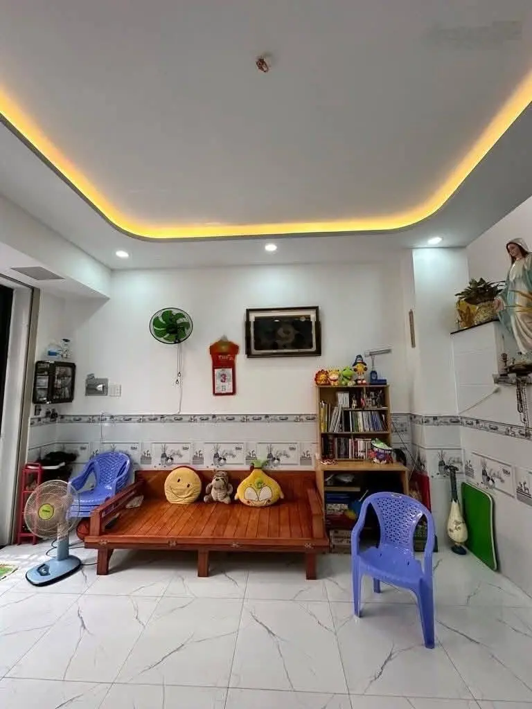Giảm sốc chỉ còn 2tỷ950!! Nhà HXH Lê Thị Hồng, P1, Gò Vấp, DT 52m2, đang cho thuê 14tr/th, sổ riêng