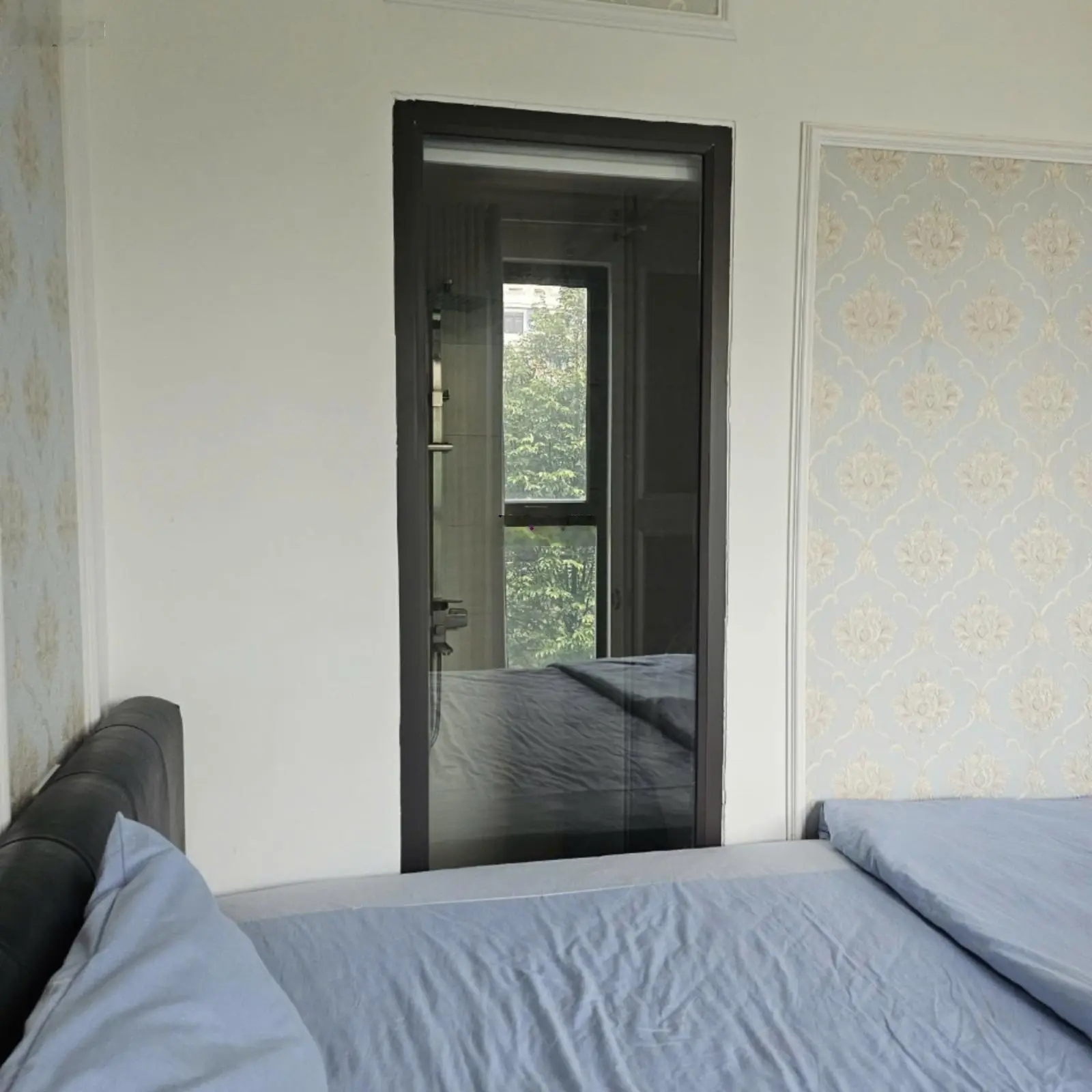 Em cần bán khách sạn view hồ 129m2, MT 10m, 20 phòng, K15 phường Ninh Xá, đang cho thuê 100tr/tháng