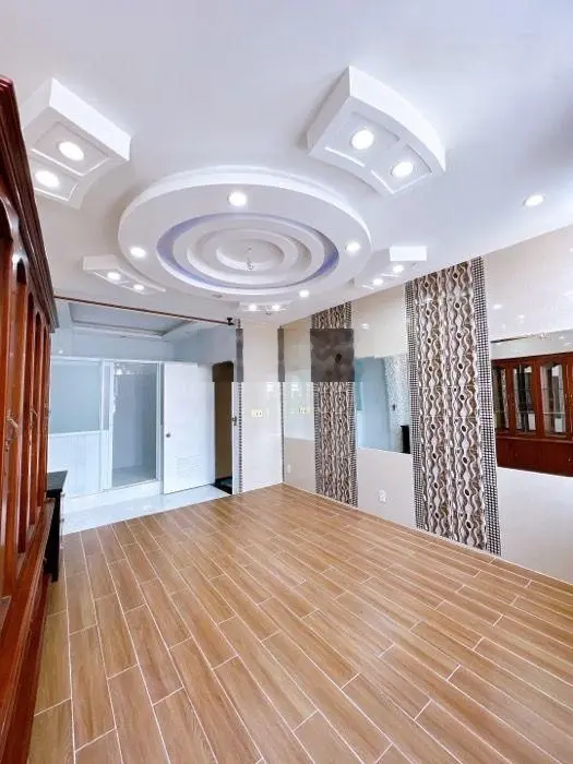 Mặt tiền 5 tầng 8 phòng có thang máy, Bến Vân Đồn, Vĩnh Khánh Quận 4
