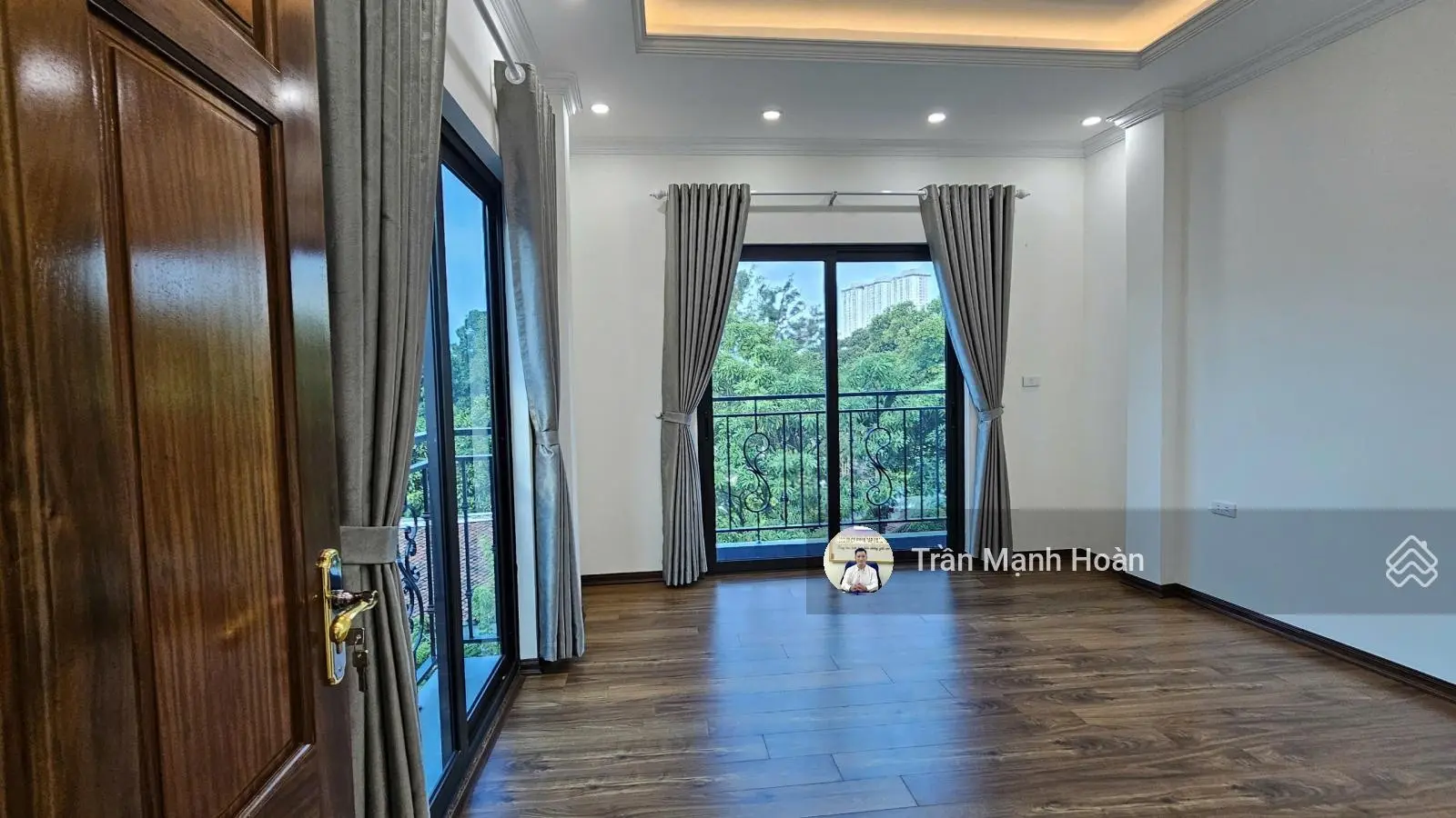 Chính chủ cần bán gấp nhà mp Kiến Hưng,HĐ.Đường 12m,ôtô tránh,KD sầm uất.Lô góc2mặt thoáng.Giá14tỷ5