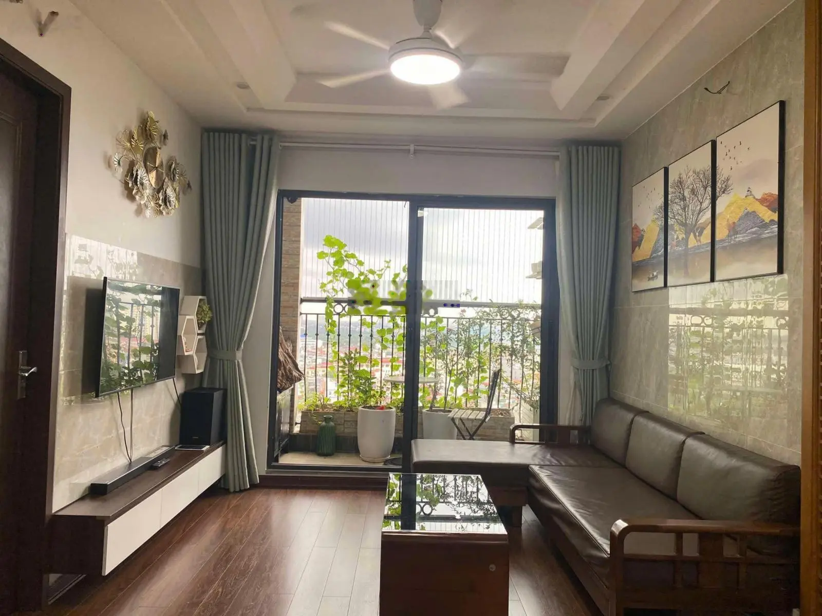 Chính chủ bán căn 70m giá 3.9 tỉ tầng trung, sổ đỏ chính chủ