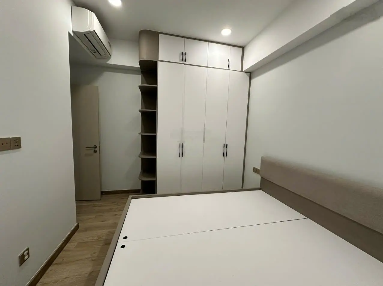 Bán CH The Ascentia - 2PN diện tích lớn 84m2 - Full NT - Giá 6,7 tỷ.LH 0393 885 *** - Trúc