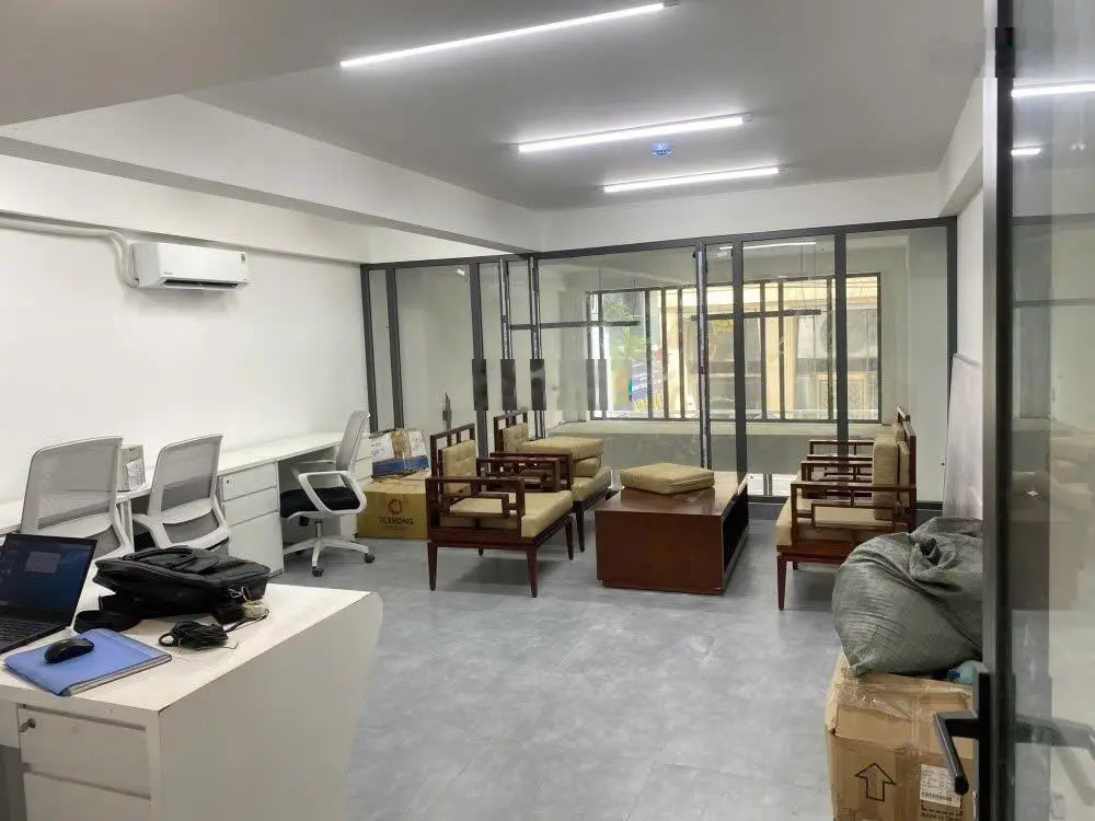 Bán nhà mặt tiền trương quốc dung gần nguyễn văn trỗi, kc 3 tầng dt: 5,6 x 21m giá rẻ 34 tỷ tl