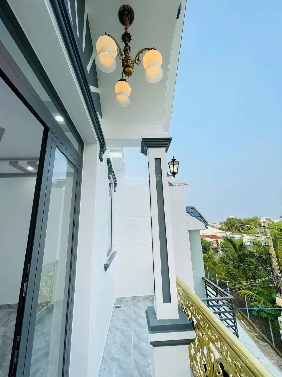 Nhà ngay trung tâm thị trấn Cần Giuộc, ngang 6m dài 15m, ô tô đậu trước sân