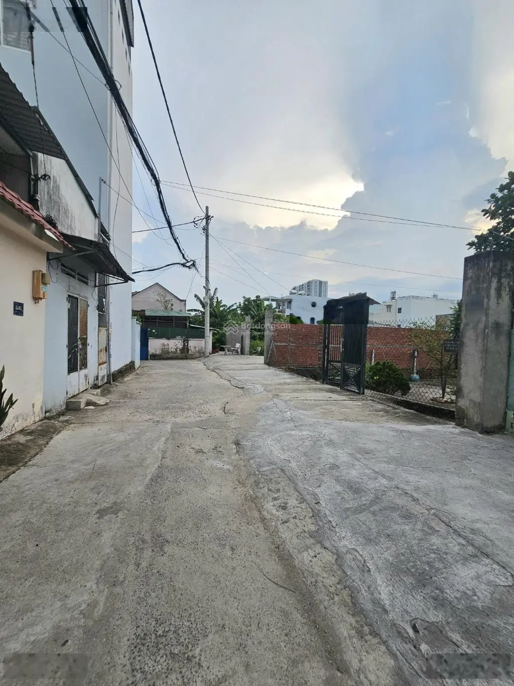 Bán nhà nhanh - dt 70m2 - ô tô vào nhà - chủ đi định cư xuống giá 5ty4 - còn 4tỷxx - xem ngay
