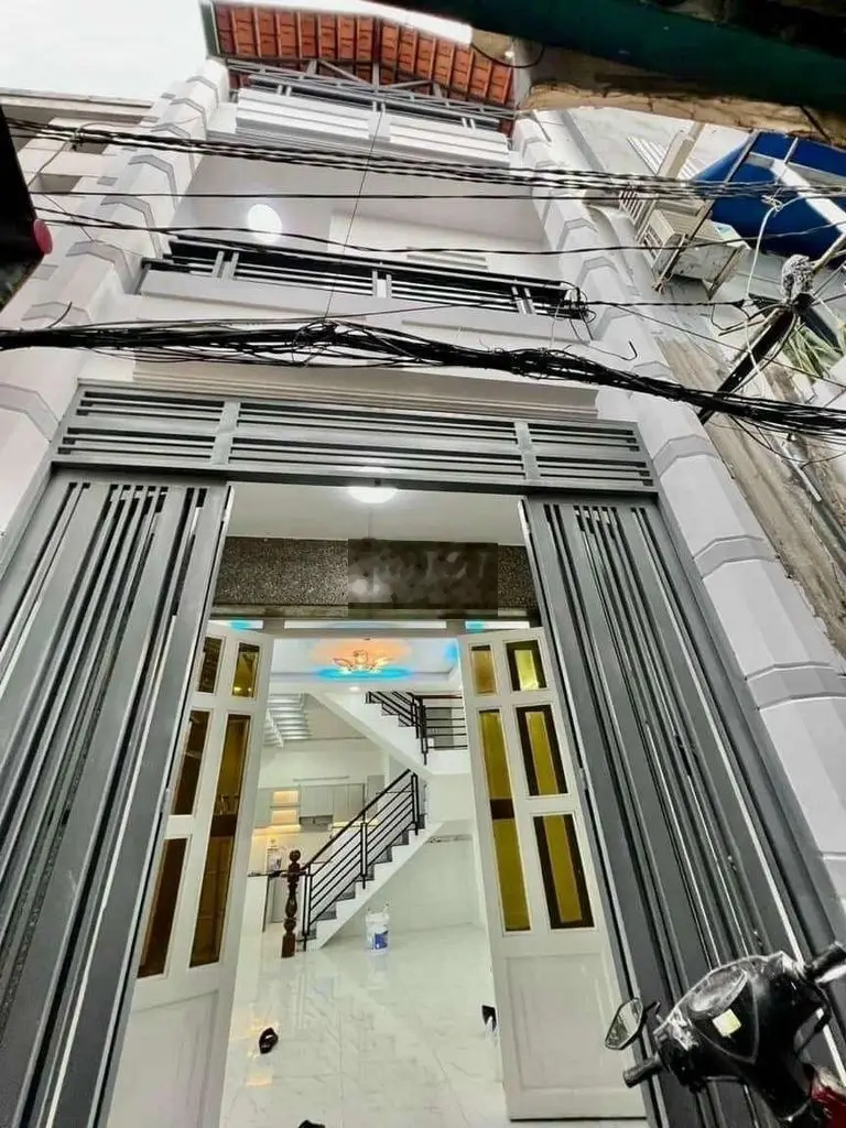 Bán nhà lầu đẹp 4m x 10m vô ở liền
