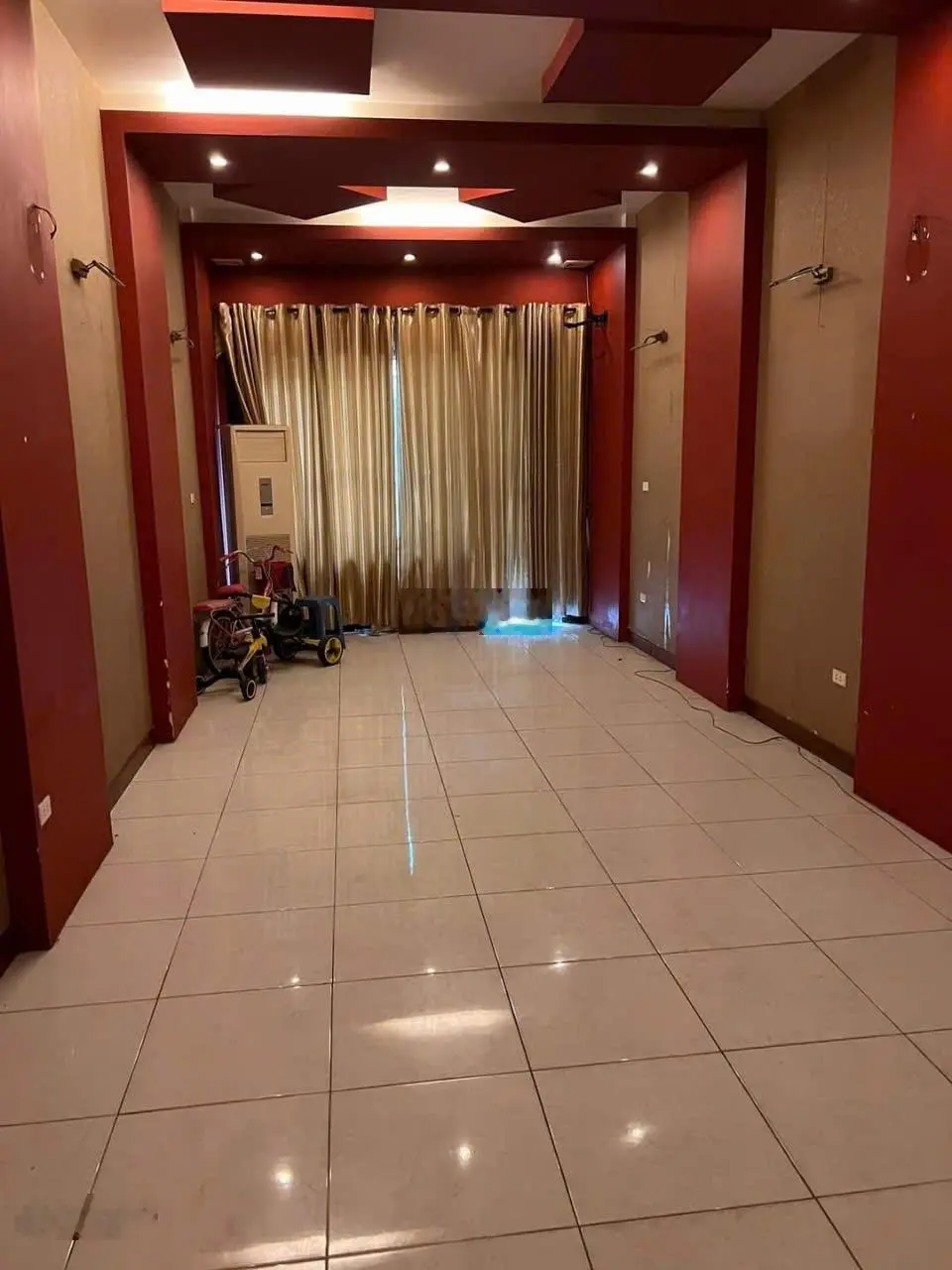 Bán nhà mặt phố Lê Văn Hưu, Trung tâm Hai Bà Trưng, kinh doanh ngày đêm. DT: 80m2, 5 Tầng, MT4m