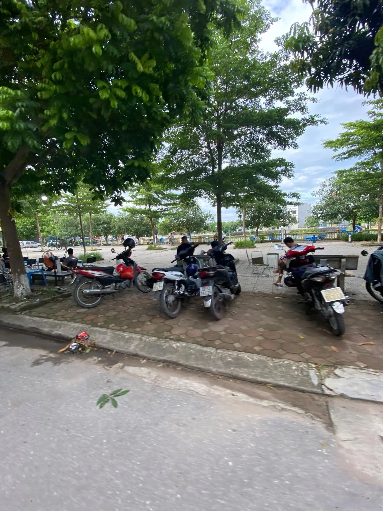 Lô góc, phân lô, đường thông ô tô, Nhuế Kim Chung Đông Anh giá nhỉnh 5 tỷ