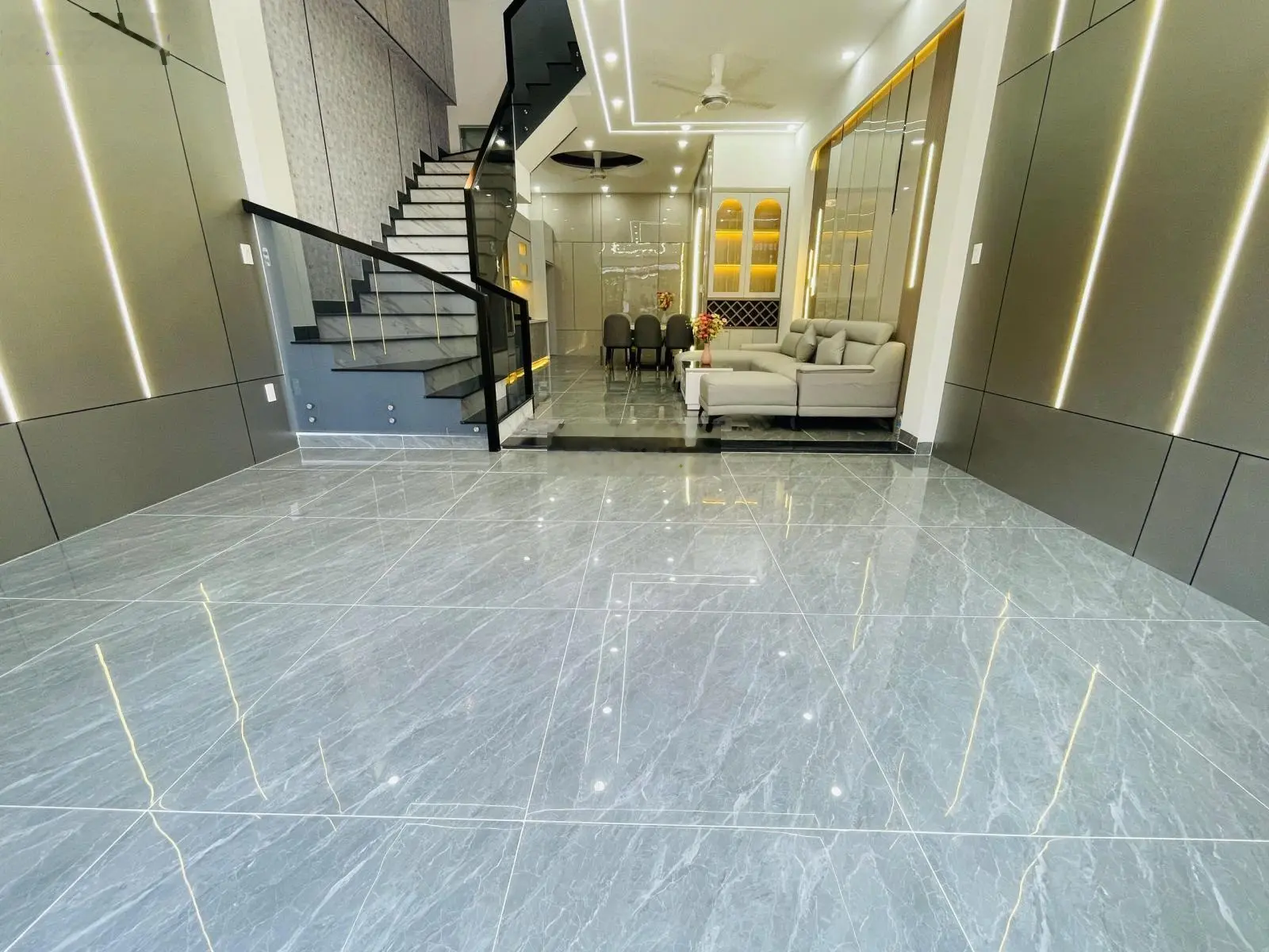 3 tỷ 8 bán nhà 1 trệt 2 lầu gần trường cấp 3 Lý Thái Tổ 300m, P. An Phú, TP. Thuận An