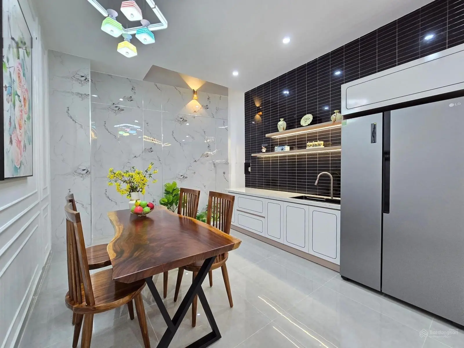 BÁN GẤP NHÀ BÌNH CHÁNH đang cho thuê 8tr/tháng DT (55m2) Hẻm 8m Thông