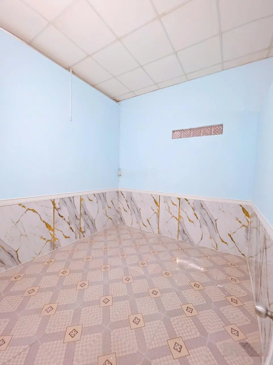 Chính chủ bán trêt 1 lầu bicosi tân bình, dĩ an. sát ubnd,hướng đông nam. đường 6m. dt(5,2 x 23)