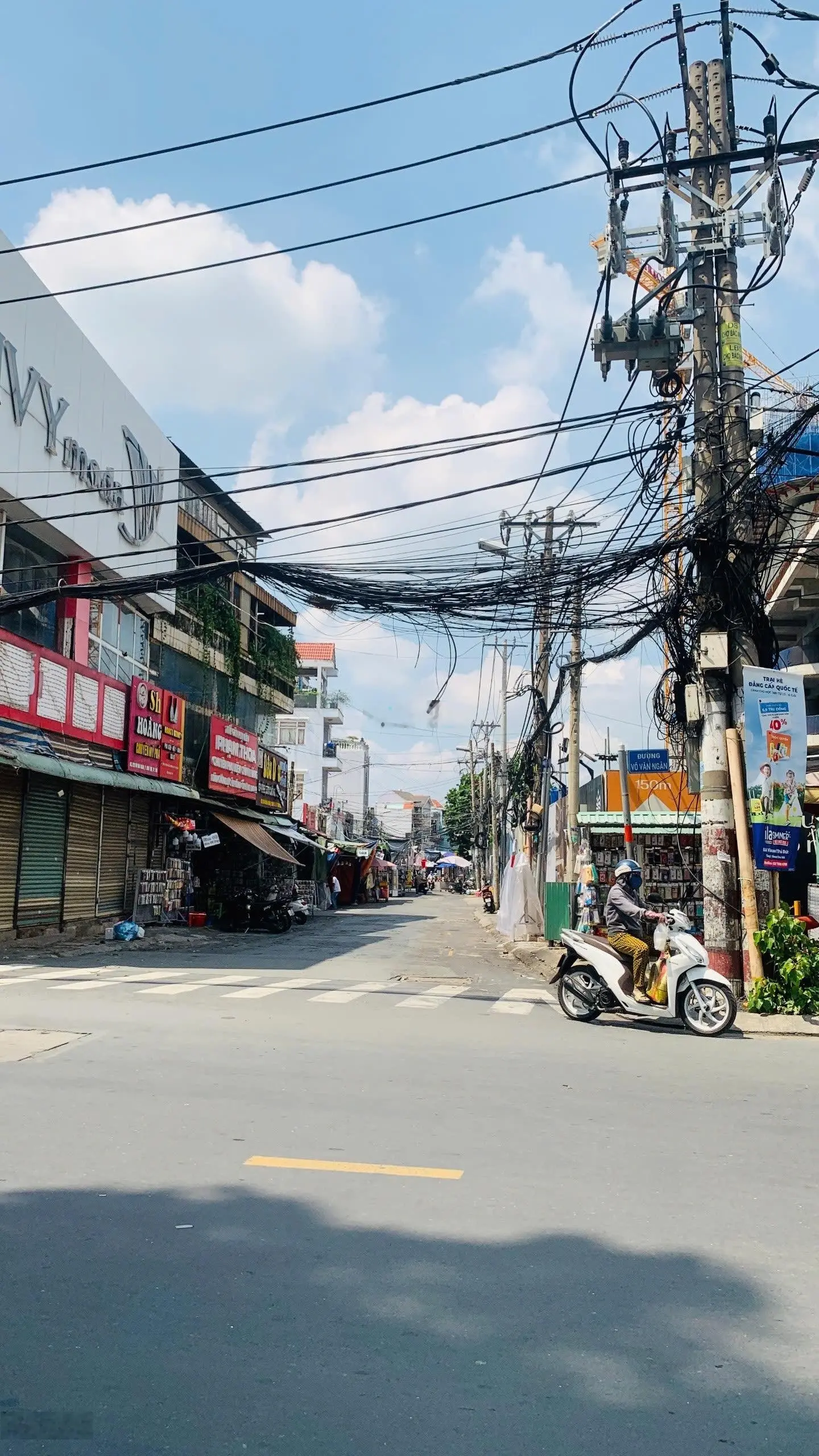 Nhà mới hẻm ô tô, đường nguyễn bá luật sát vincom, giá chỉ 8.2 tỷ