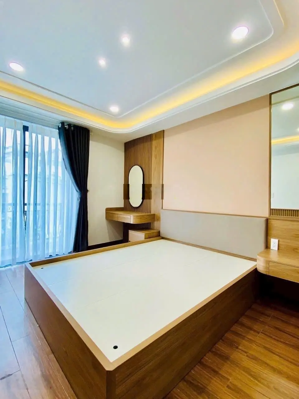 Bán gấp giá tốt nhất 3tỷ7 quay đầu trong khu vực quận 10. Dt 65.1m2, shr, hđt cao 17triệu/1tháng.
